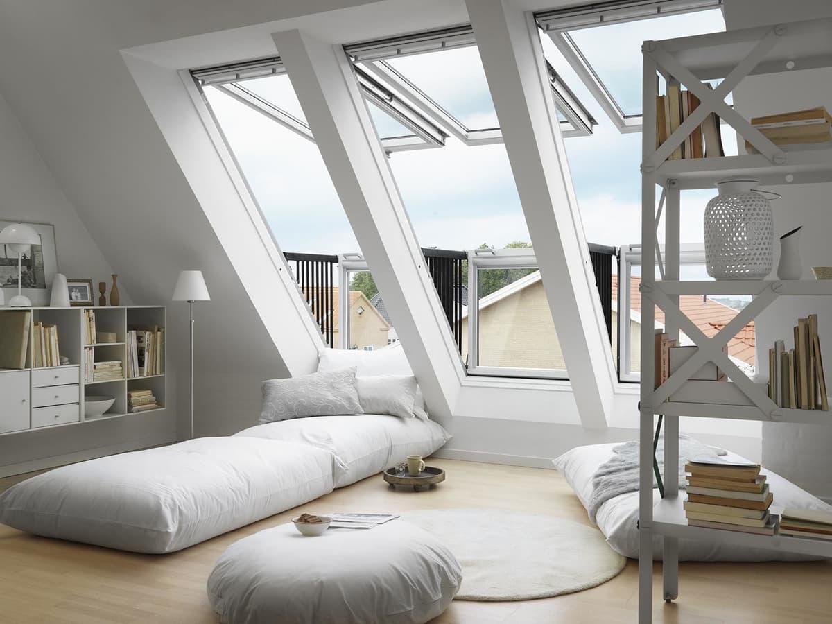 VELUX ülalt avatav puitaken